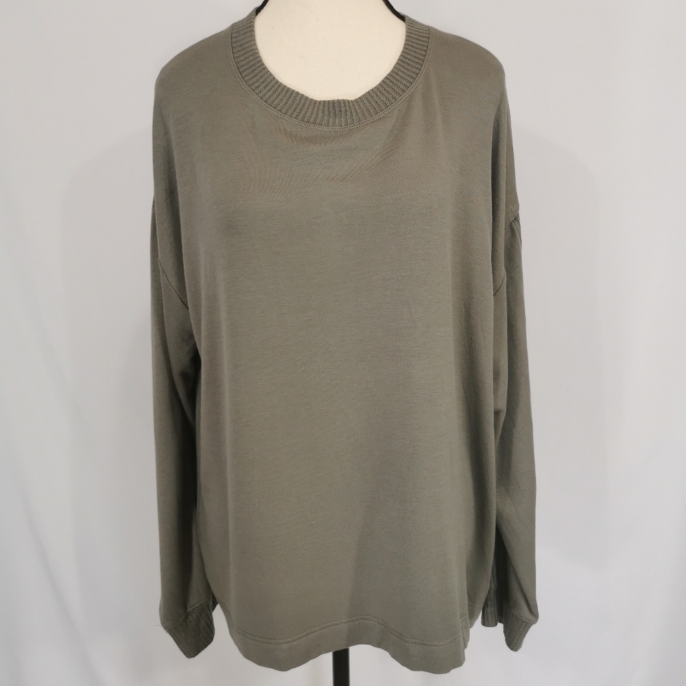 Magaschoni Viscose/Spandex Crew Neck Sweater in Grey - Sz XL Open To Offers